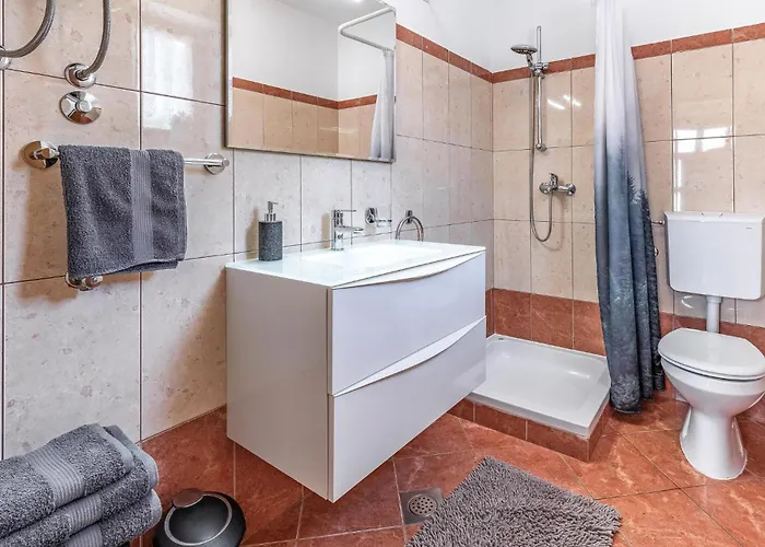 Vakantiehuis Lovely In *